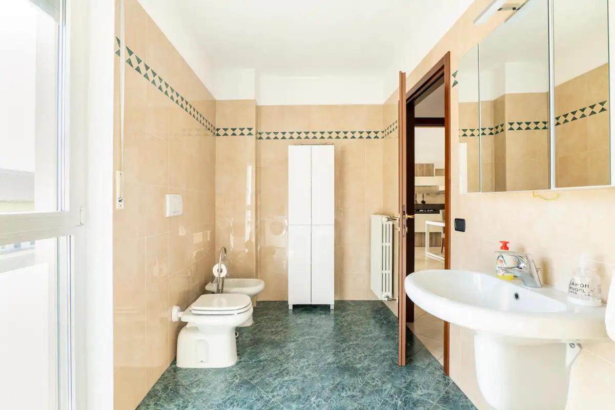 Elegante Bilocale, Zona Centro Lodi Apartman Kültér fotó