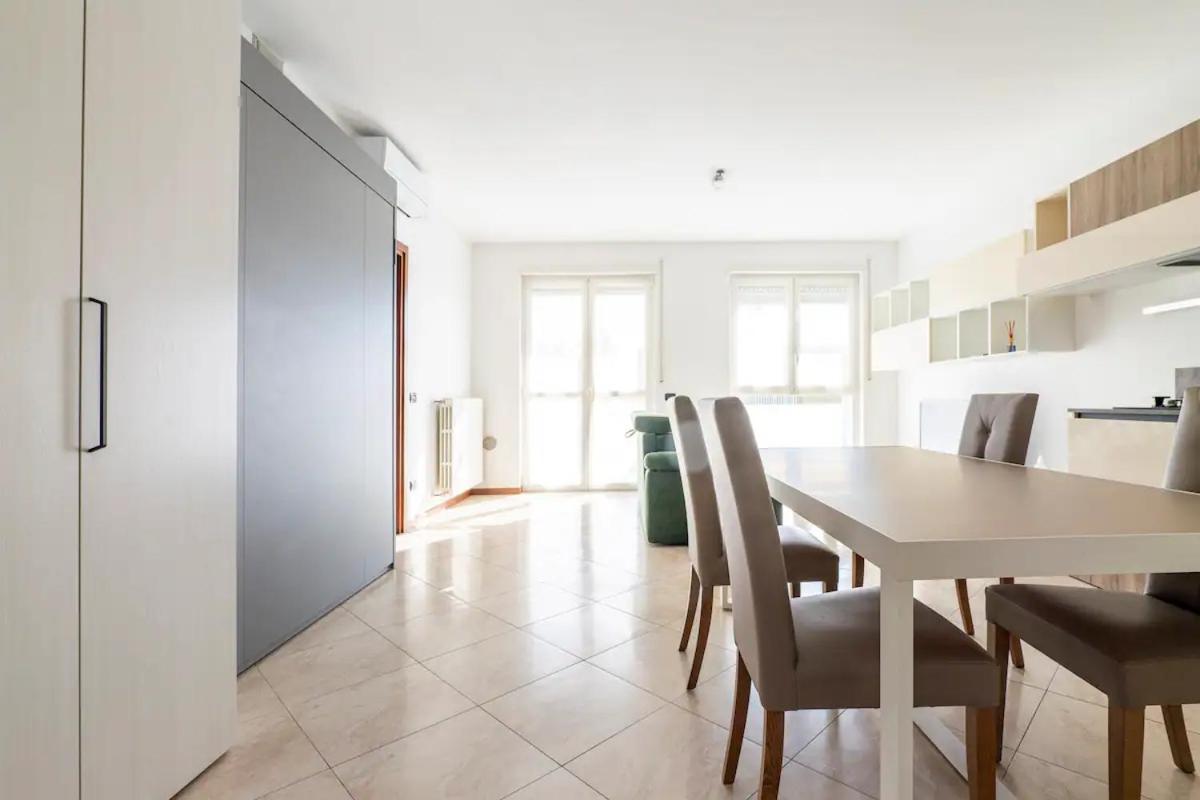 Elegante Bilocale, Zona Centro Lodi Apartman Kültér fotó